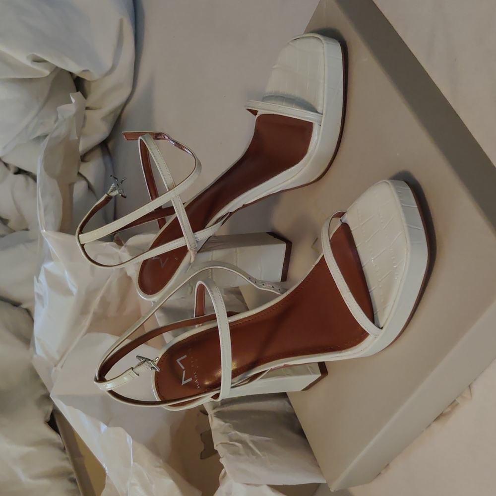 Marc Fisher Katin platform sandal